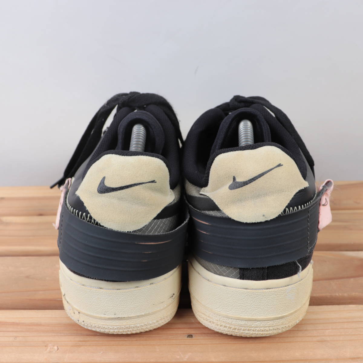 z6739 ナイキ エアフォース 1 タイプ US9.5 27.5cm/黒 ブラック グレー  