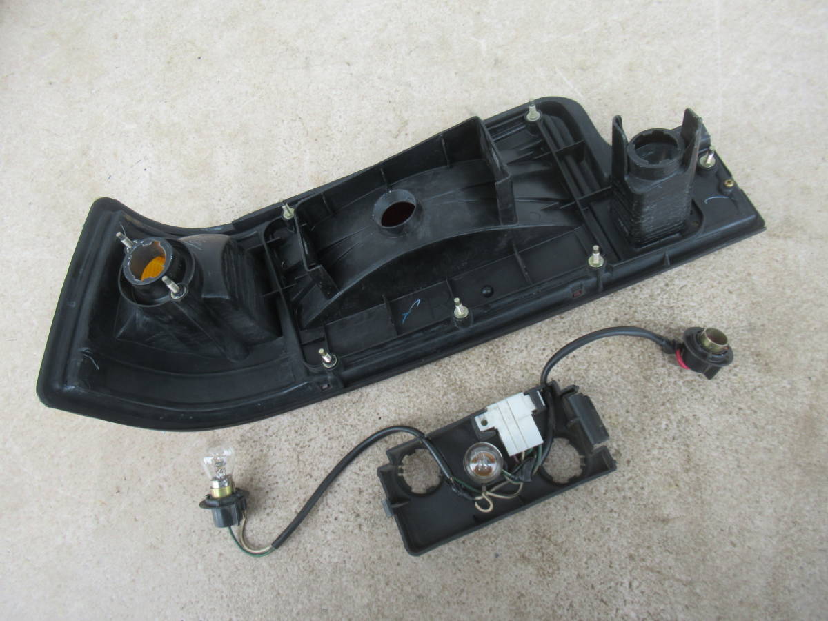 AE86 AE85 スプリンター トレノ 2dr クーペ 後期 テールランプ 右側