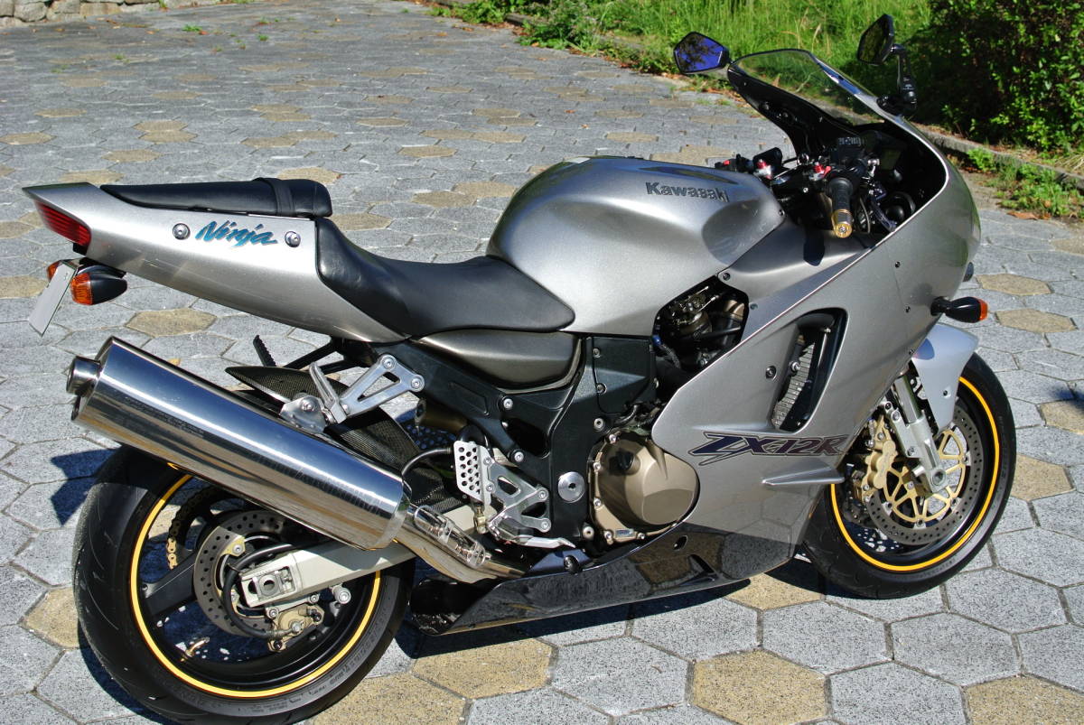 ニンジャ ZX-12R 初期型A1 車検令和7年3月まで L.E.D.ライト リア