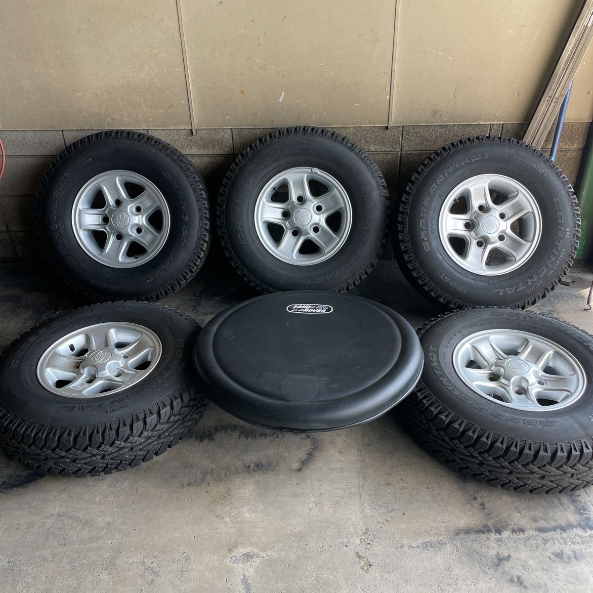 ランドローバー ディフェンダー 純正タイヤ 純正ホイール 235/85R16 5