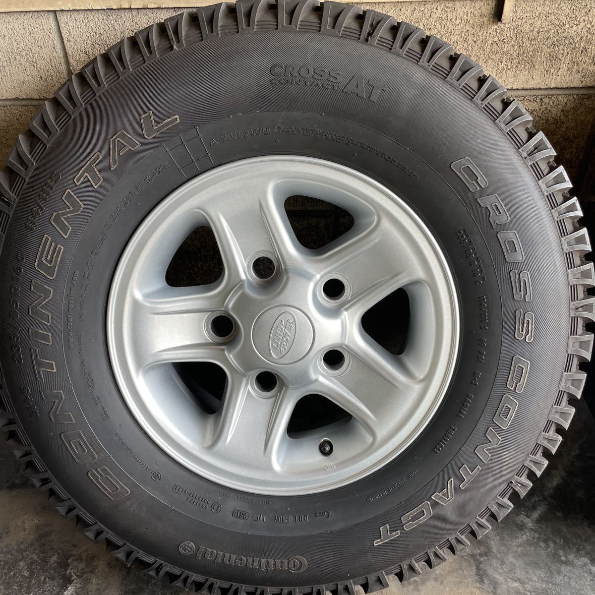 ランドローバー ディフェンダー 純正タイヤ 純正ホイール 235/85R16 5 