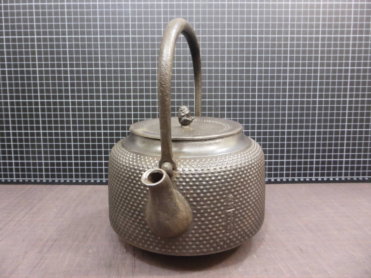 490 「正寿堂」南部鉄瓶　満水2100ｍL　重さ2288ｇ　水漏れはありません