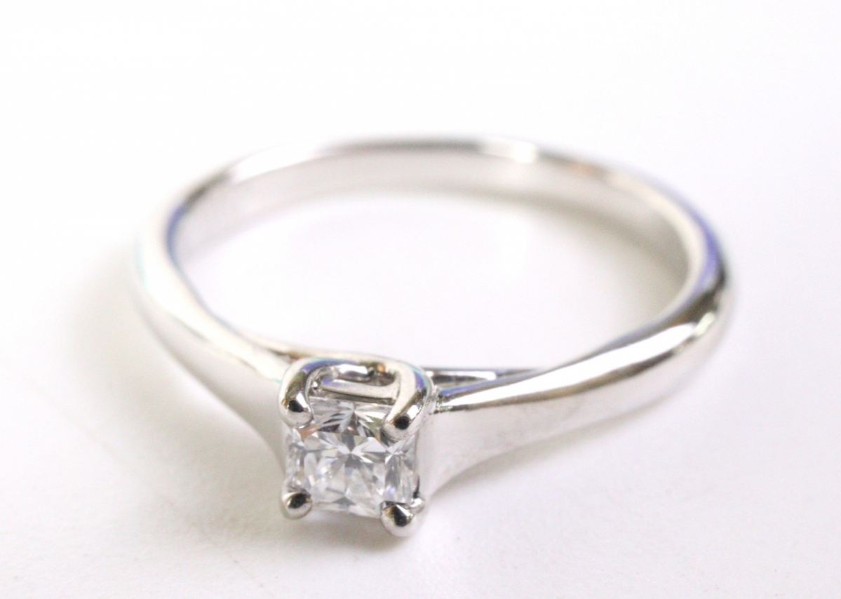 【ト足】 新品仕上済み TIFFANY＆CO． ティファニー Pt950 ダイヤリング 2.3ct 9号 CAZ01CAA31