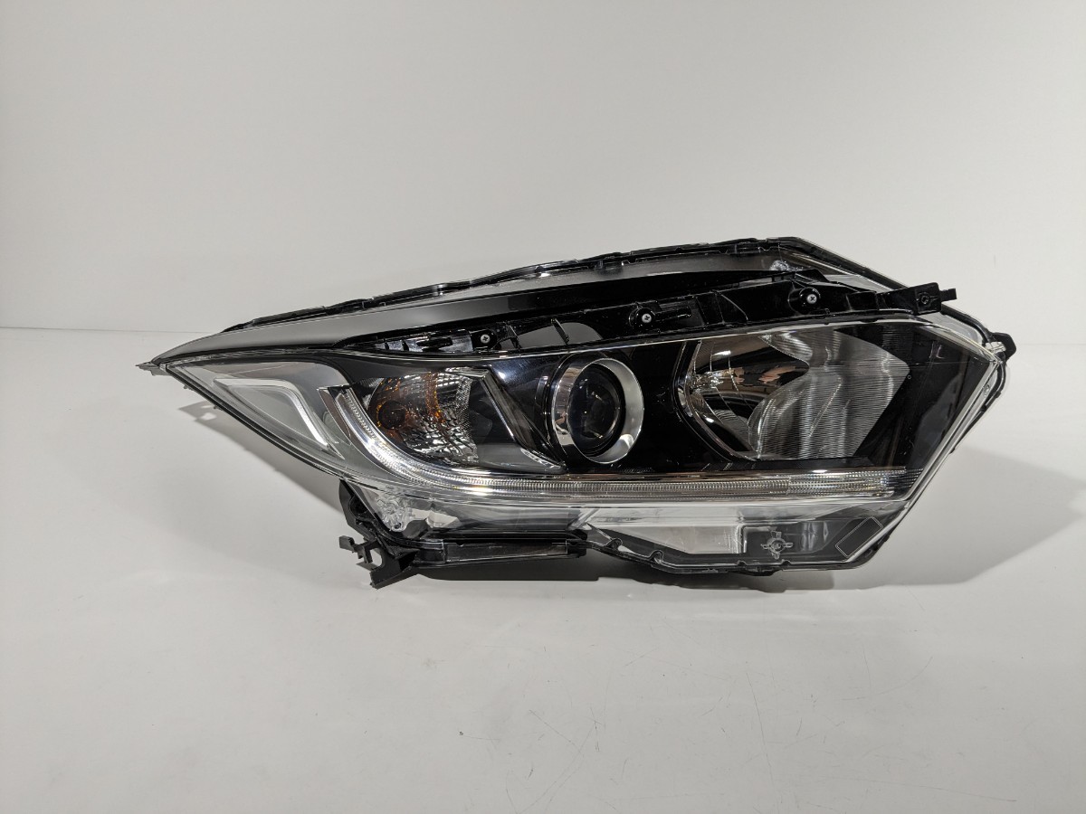 希少品 ホンダ純正 RU1/RU2/RU3/RU4 ヴェゼル ハロゲン ヘッドライト
