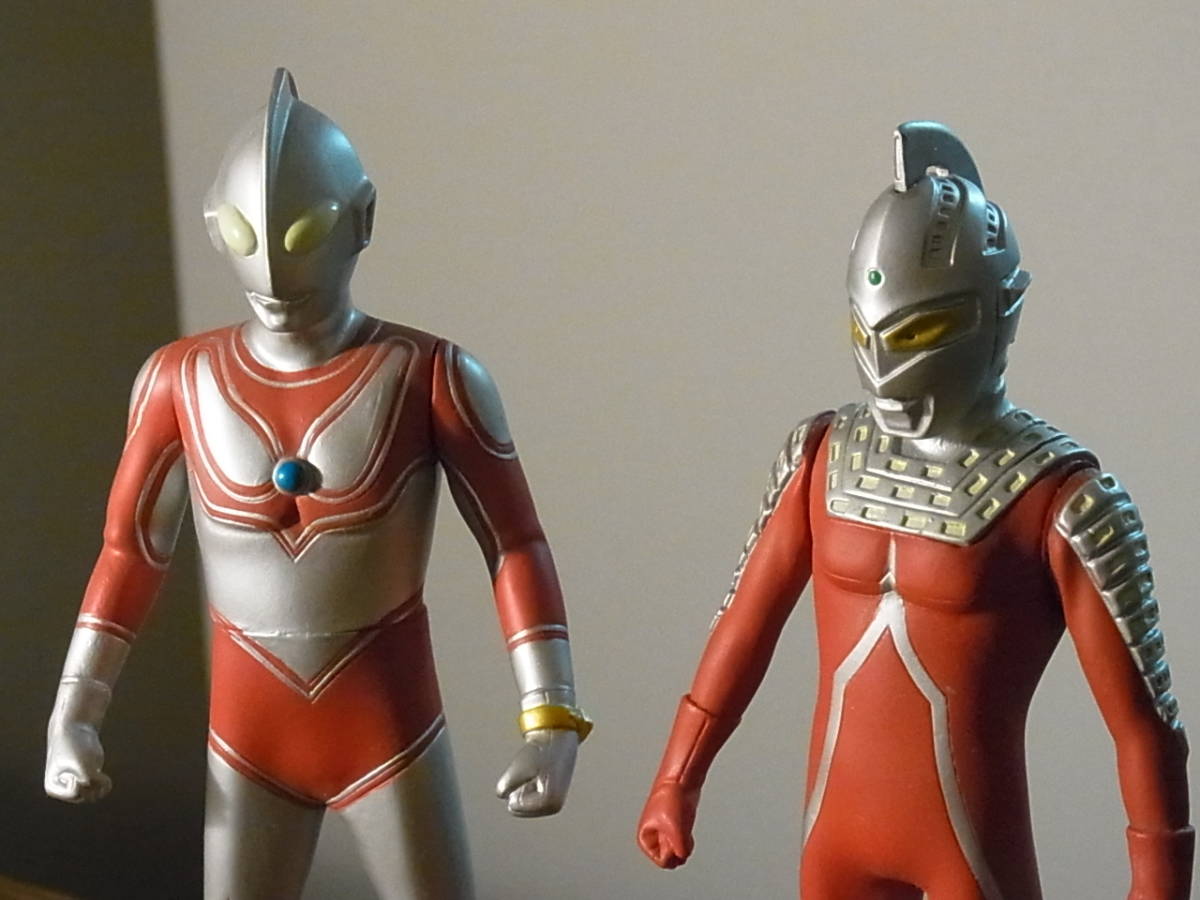 円谷チャイヨー版 ウルトラセブンと帰ってきたウルトラマン 2体セット 