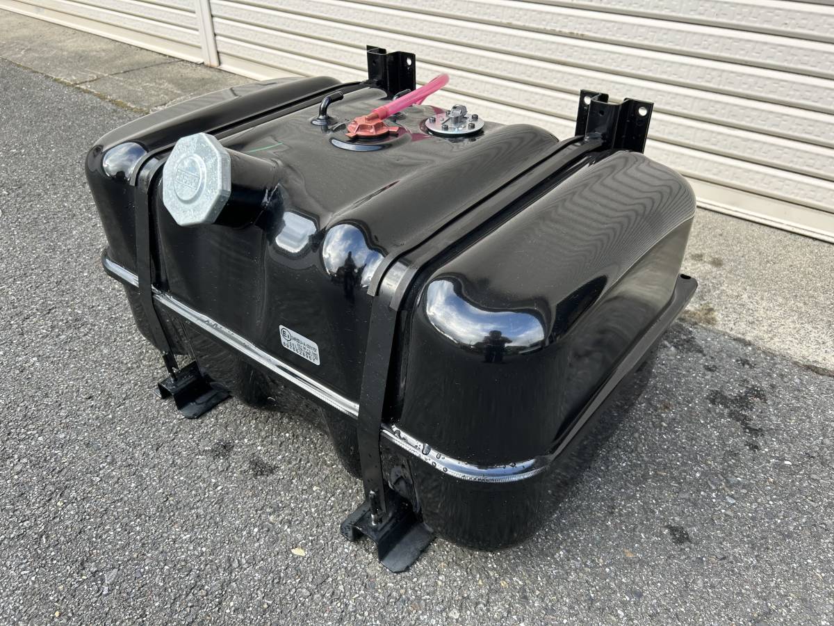 Yahoo!オークション - 燃料タンク（ステ バンド付）100L 新車外し