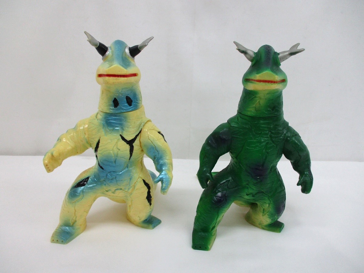 5239Y ブルマァク 復刻版 エレキング 2体◆ウルトラマン 宇宙怪獣 ソフビ フィギュア 円谷プロ 全高約22㎝ パンダイ BANDAI 