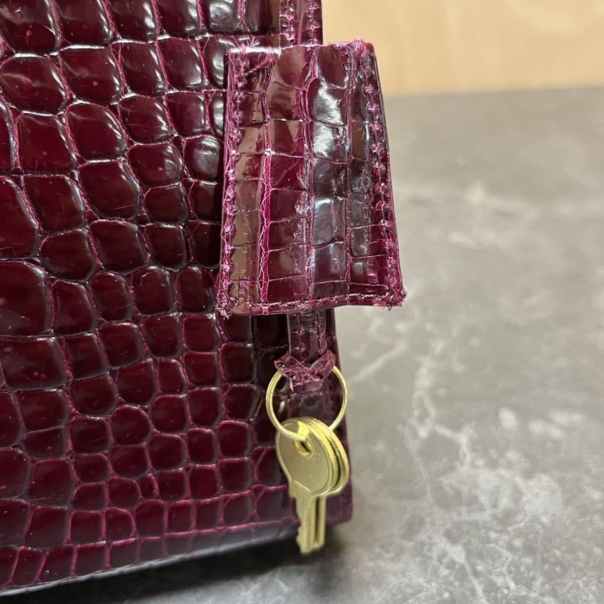 ☆美品 JRA公認 ワニ革 ハンドバッグ クロコダイル ワインレッド 