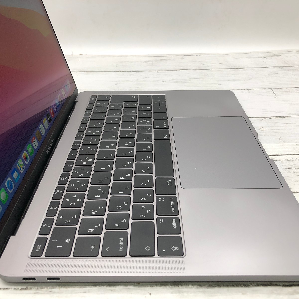 Apple MacBook Pro 13-inch 2017 Two Thunderbolt 3 ports Core i7 