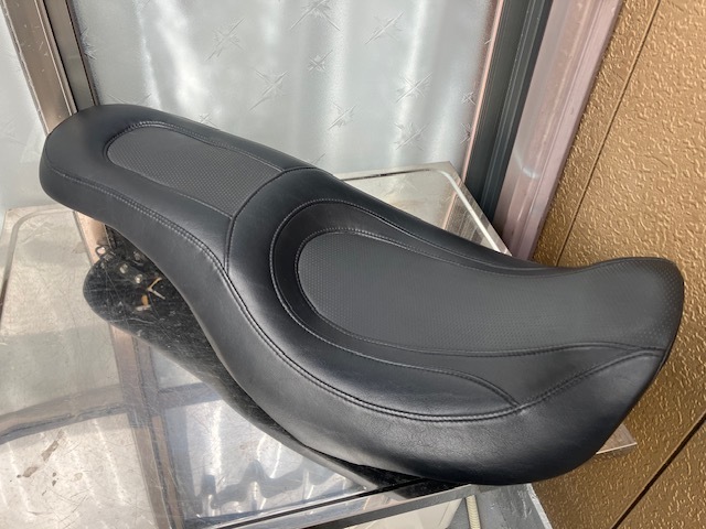 ハーレーFXDL1580 ダイナ ローライダー 純正シート