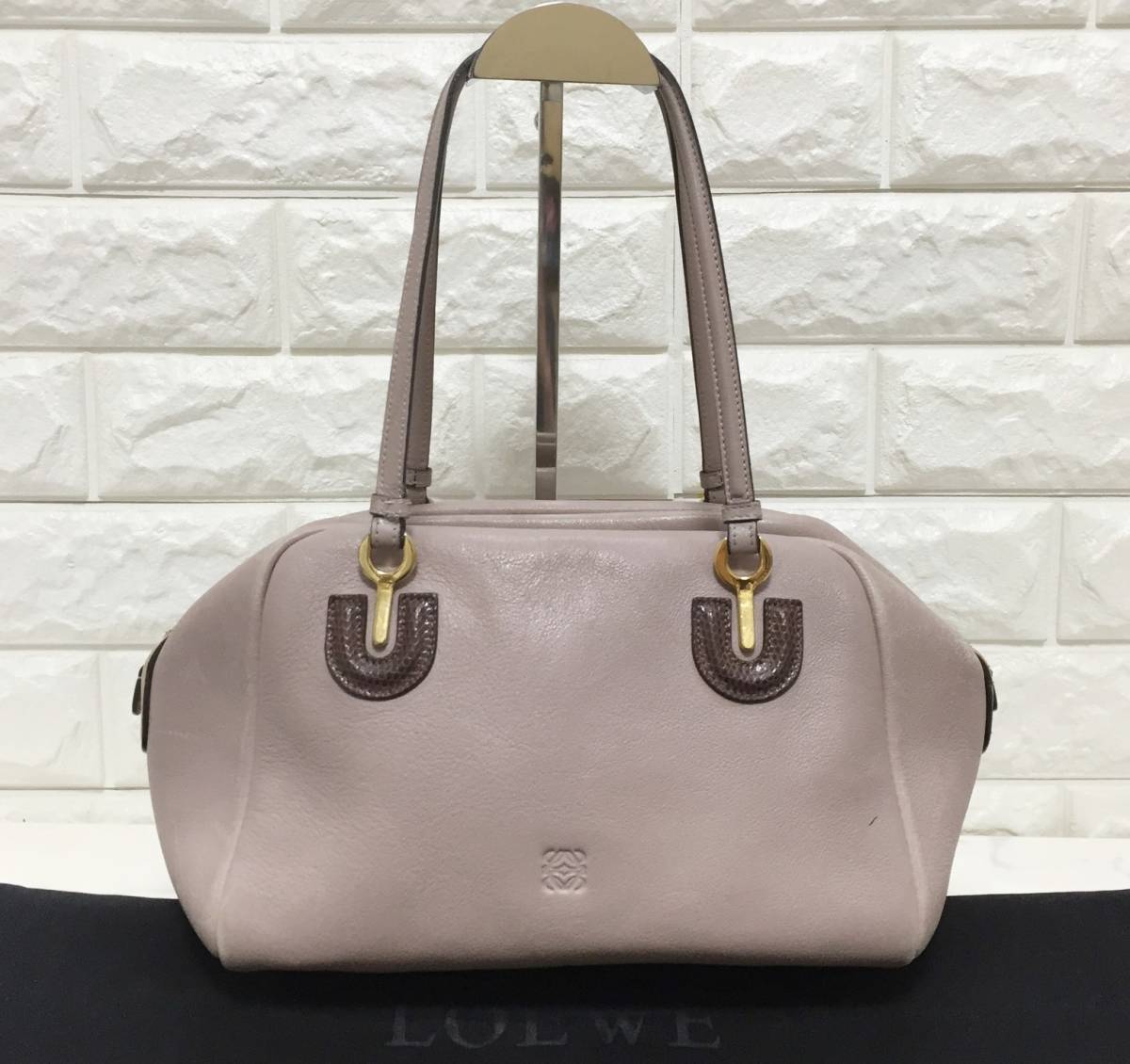 no17421 LOEWE ロエベ マドリード スペイン製 アナグラム 本革 レザー 