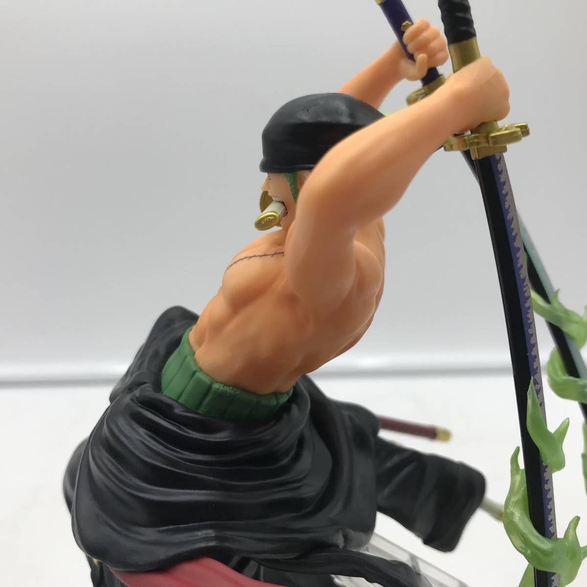 玩Q01 開封済み フィギュア 一番くじ ラストワン賞 ロロノア ゾロ両翼 