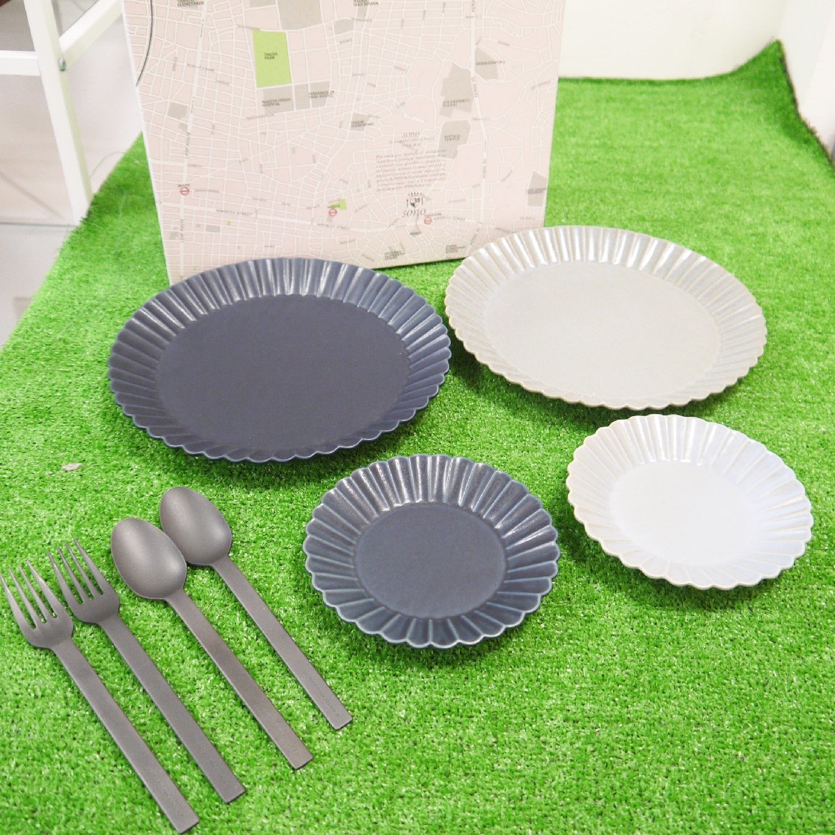 未使用品・保管品 STUDIO M スタジオエム バルバリ テーブルセット 大プレート 小プレート スプーン フォーク 各2客 洋食器 SOBOKAI 箱付き