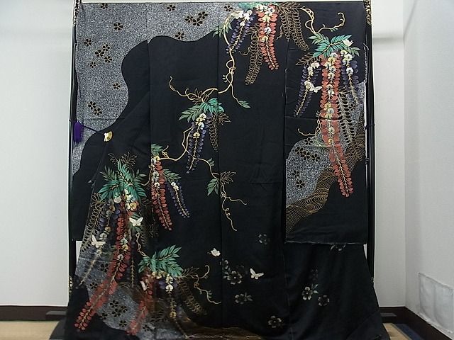 美品 豪華 御仕立上 正絹 地紋・銀彩加工入り友禅振袖 赤地 京