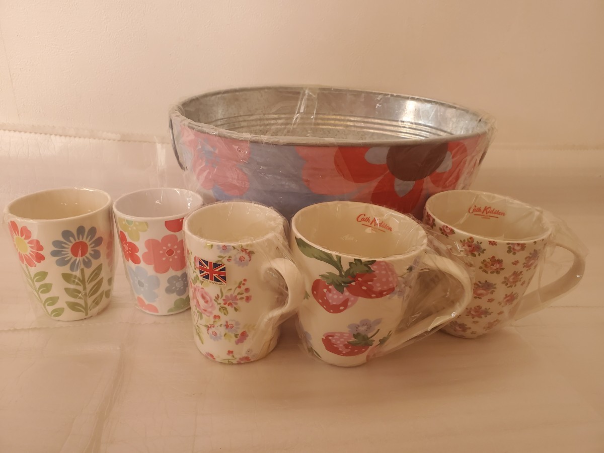 キャスキッドソン/オーバルTin缶/マグカップ③(陶器)/コップ②(プラスチック)/Cath Kidstonセット