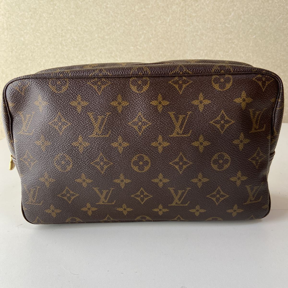 美品LOUIS VUITTONルイ ヴィトン モノグラム トゥルーストワレット28 セカンドバッグ 化粧ポーチ　クラッチバッグ メイクコスメポーチ 