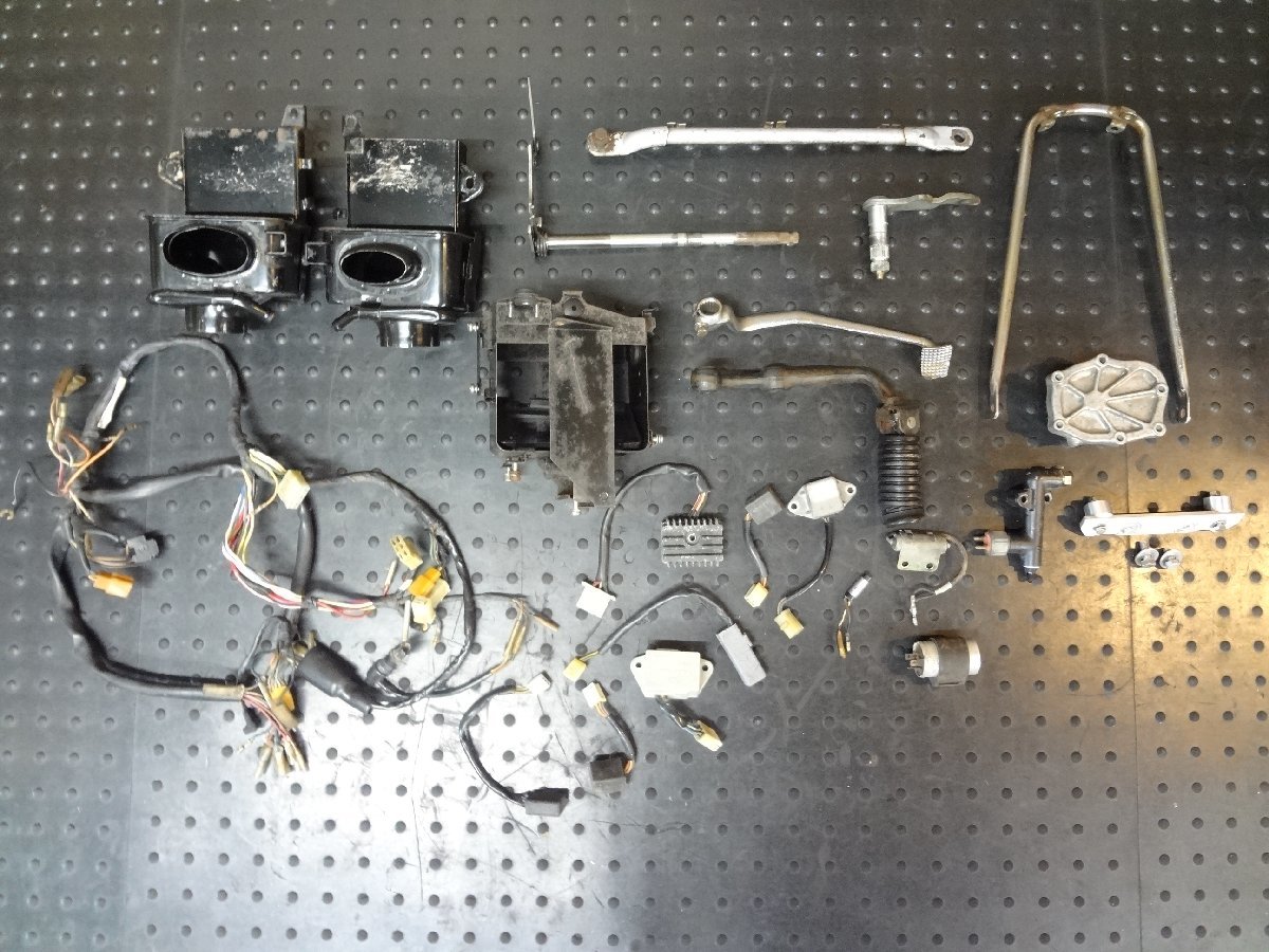 ヤマハ　TX650　後期　部品多数SET　ステップペダル　エアクリ　ハーネスなど　（在庫処分品　XS-1　XS650　YAMAHA　　　　