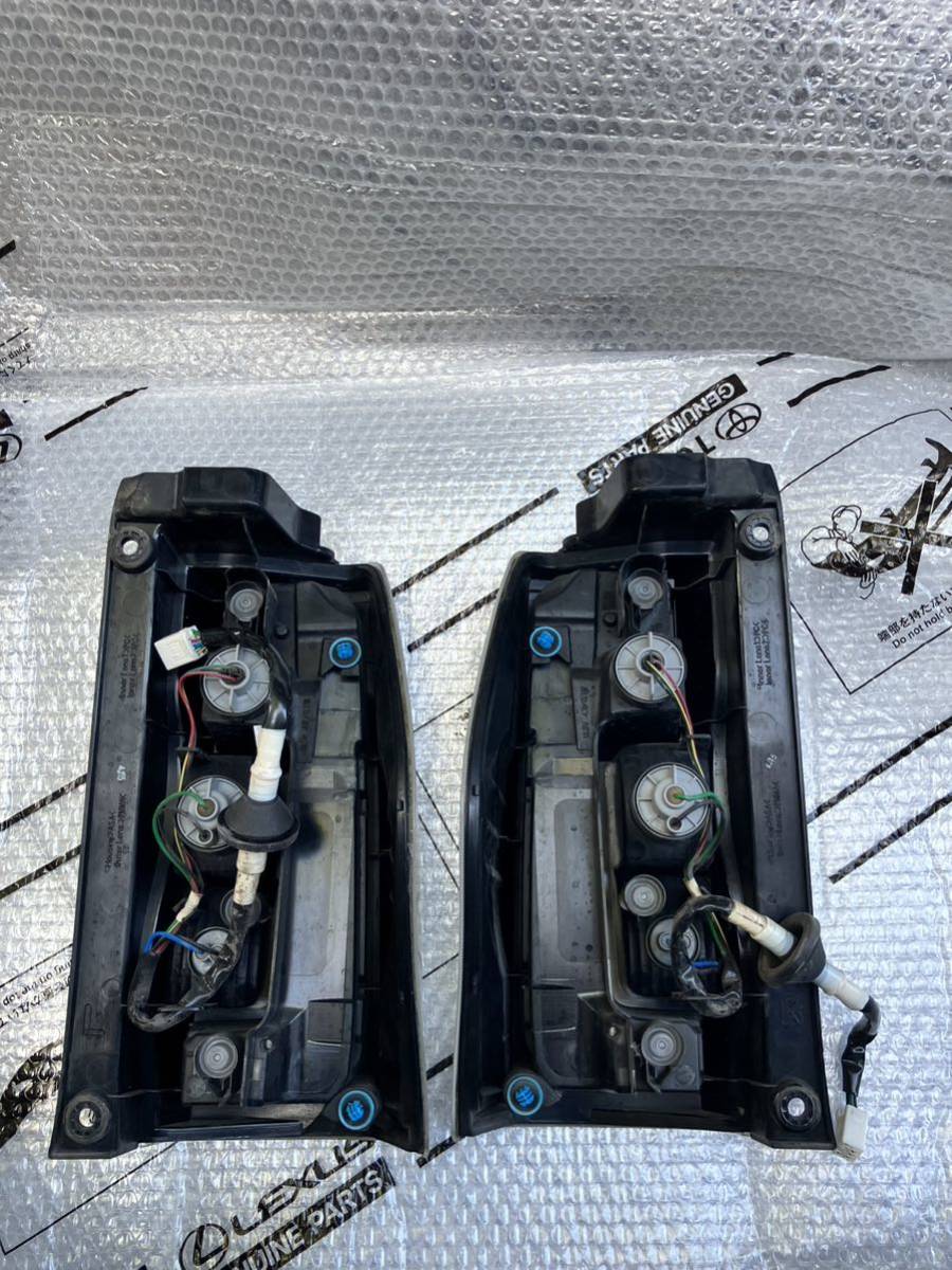 タントカスタム LA600S 左右 テールランプ シルバーメッキ LA610S