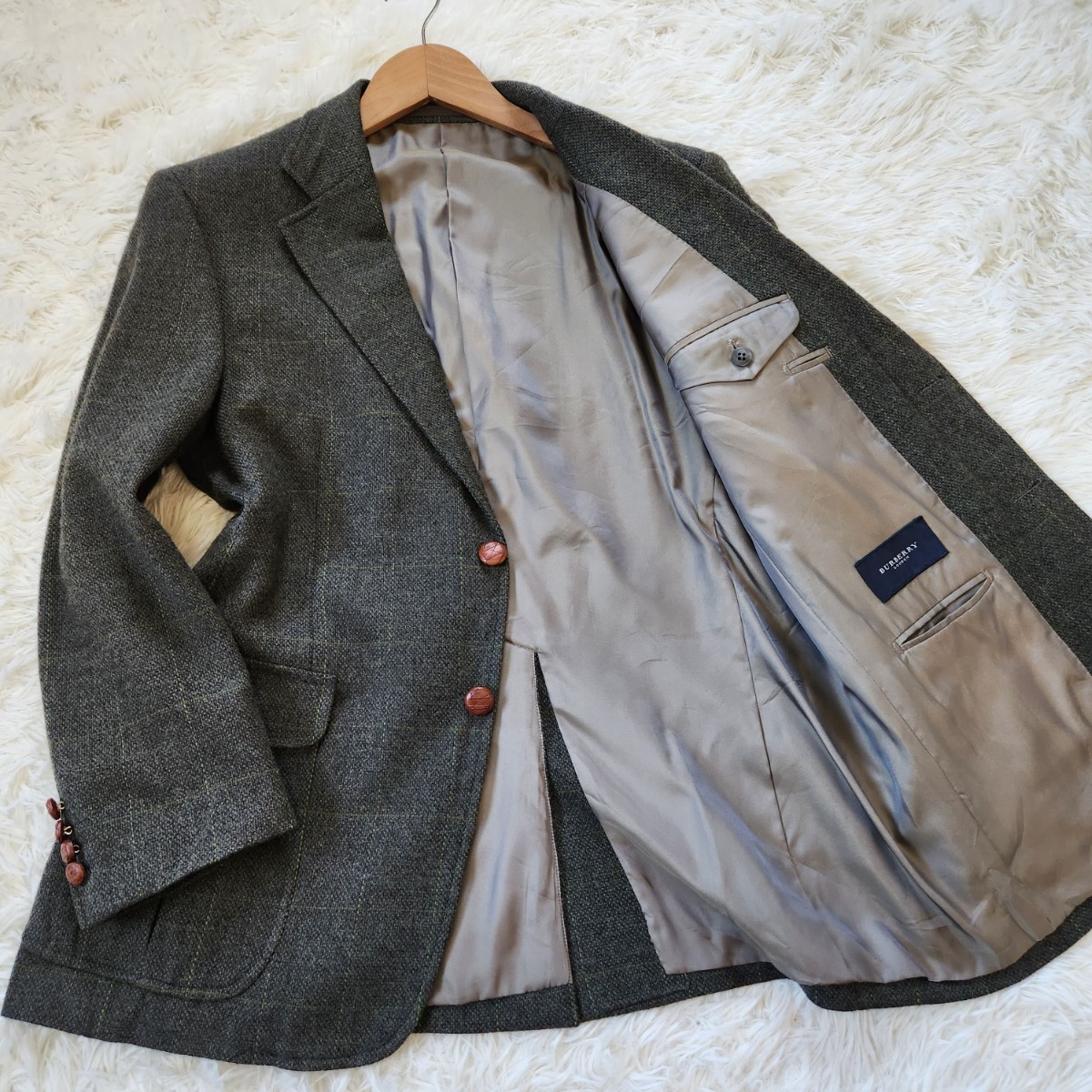 バーバリーロンドン ヘリンボーン くるみボタン BURBERRYのフリマ 