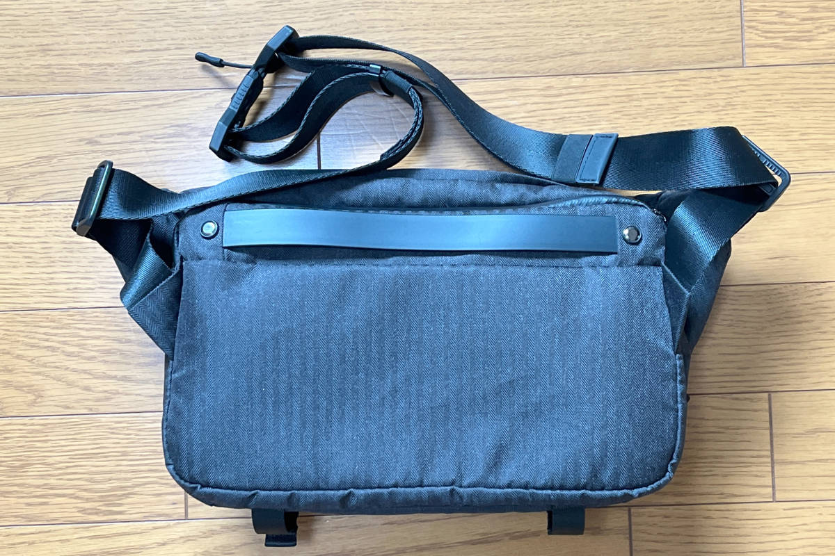 NIID R0 Plus Sling Bag NIID スリングバッグ メテオライトブラック 
