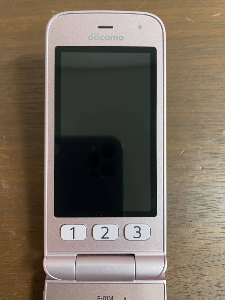 美品】 ドコモ docomo F-01M らくらくホン ピンク 動作品 純正卓上