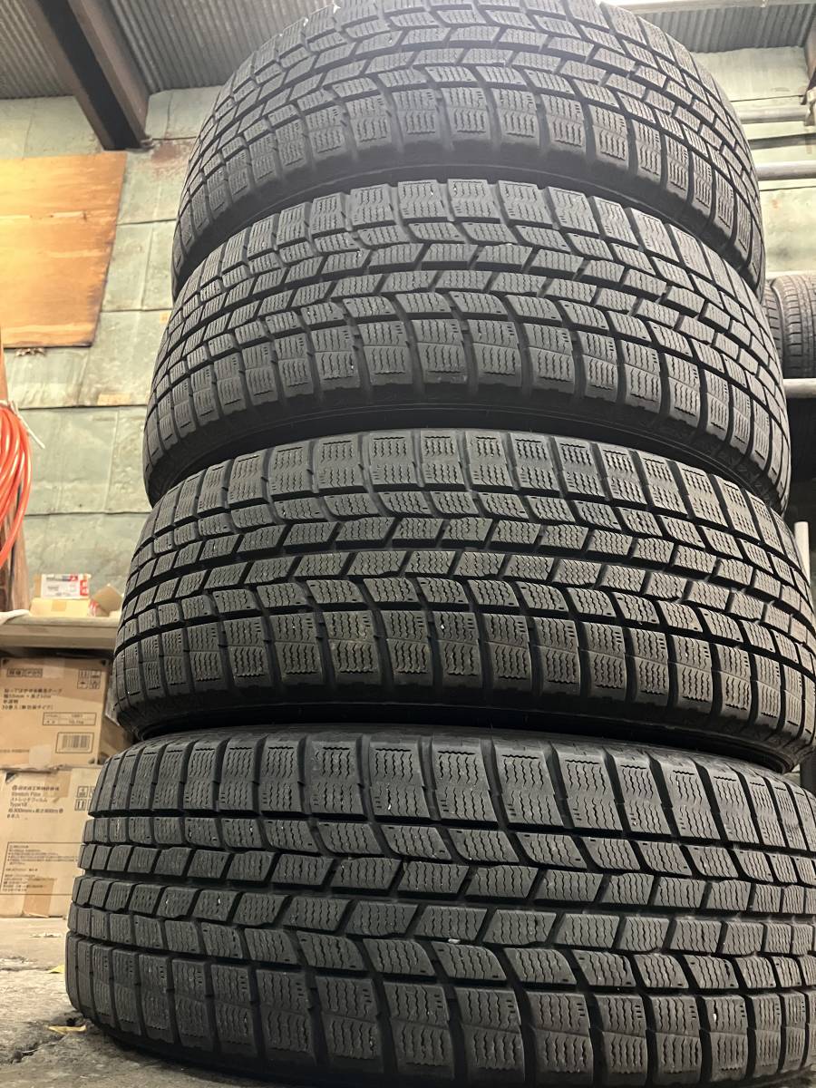 19年製！ バリ山 215/55R17インチ スタッドレスタイヤ アイスナビ6