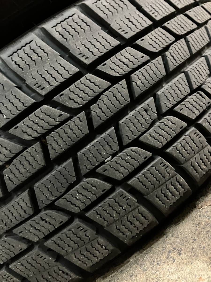 19年製！ バリ山 215/55R17インチ スタッドレスタイヤ アイスナビ6