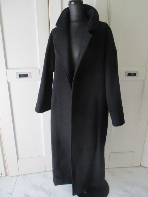 ◆ミラオーウエン　Mila Owen　黒　ベルテットコート　美品◆