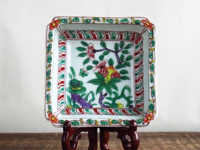 A199　中国美術　南京赤絵　草花文　角入り角皿　一客