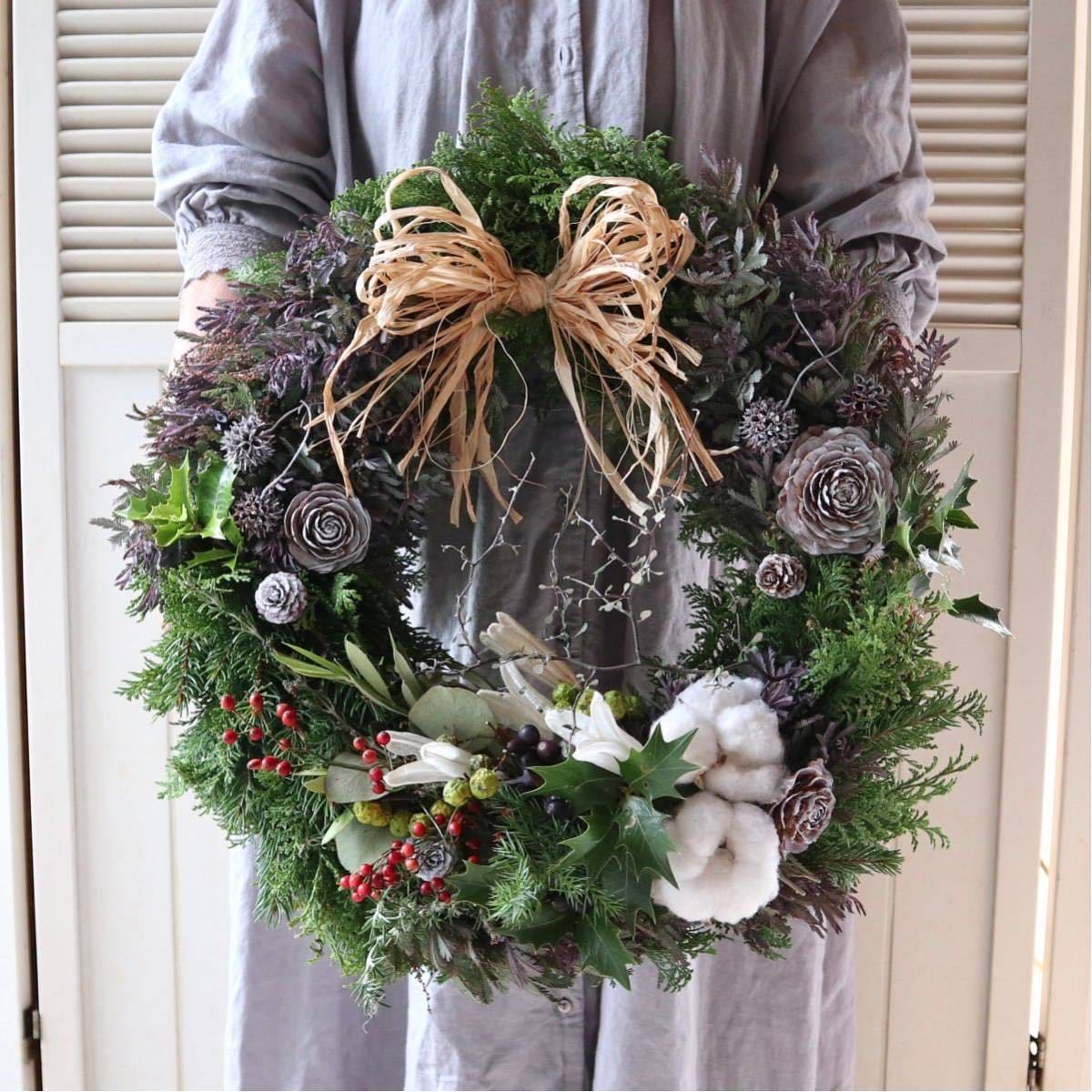 *kashun* (45cm) *特大*ハンドメイド ミモザとヒバのシックなフレッシュクリスマスリース/生リース/店舗装飾/ギフト/プレゼント/お祝い