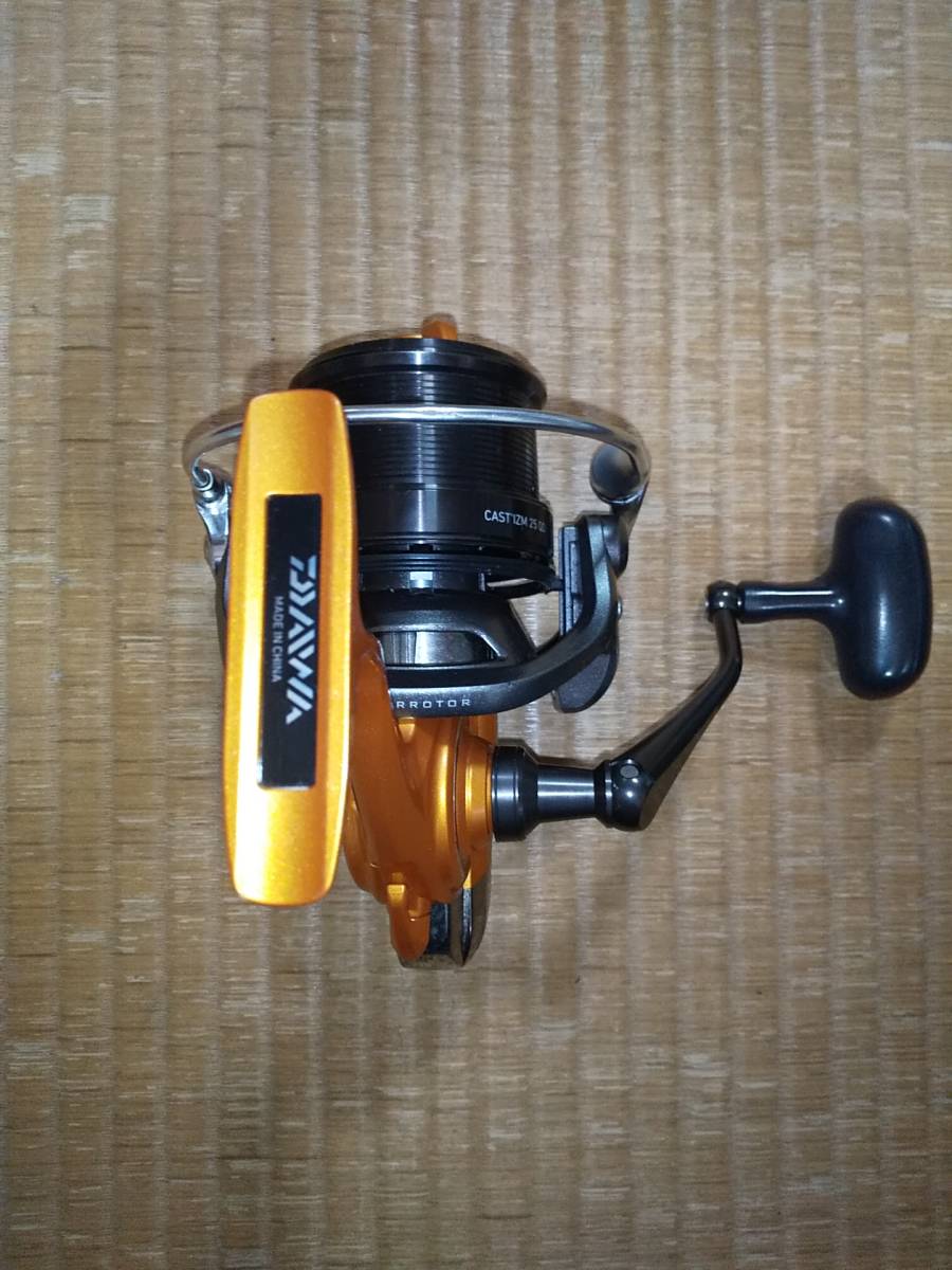 ダイワ スピニングリール キャスティズム 25 QD クイックドラグ 名機