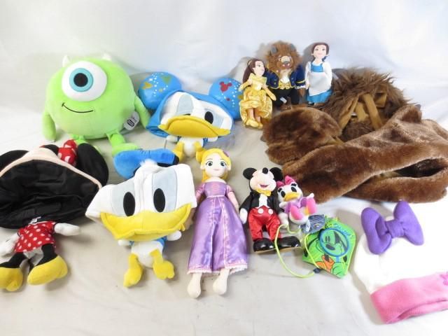 【同梱可】中古品 ディズニー ラプンツェル 美女と野獣 マイク 他 ぬいぐるみ ファンキャップ パスケース グッズセッ
