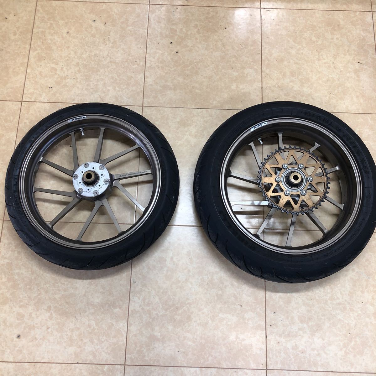 CB400SF NC42 前後ホイールセット 柏発CB400SF NC42 後期）2019年式 美