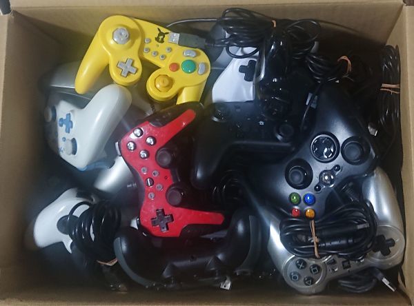 即決　互換コントローラーまとめて30個セット★スイッチ、PS4，PS3，Xbox，PC等★ジャンク★C