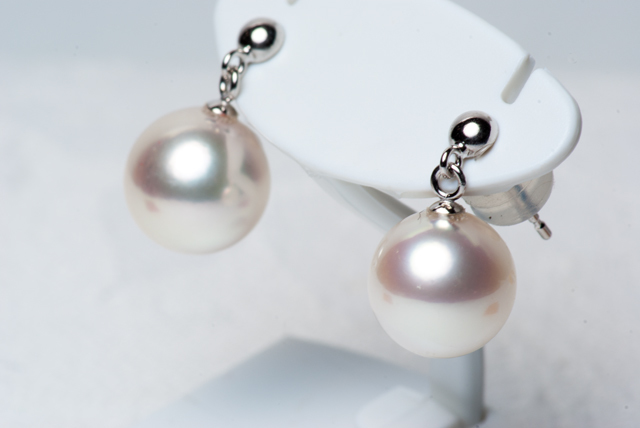 ☆今月の大特価 【伊勢志摩産花珠カラー】 あこや真珠8.5～9.0ｍｍＫ14ＷＧブラ下がりピアス 30815-4384_3