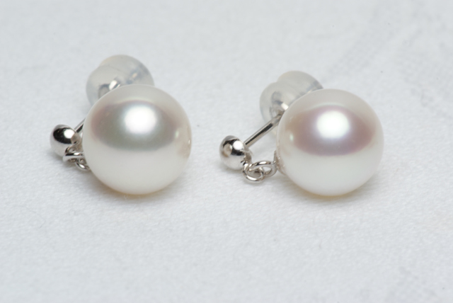 ☆今月の大特価 【伊勢志摩産花珠カラー】 あこや真珠8.5～9.0ｍｍＫ14ＷＧブラ下がりピアス 30815-4384_5