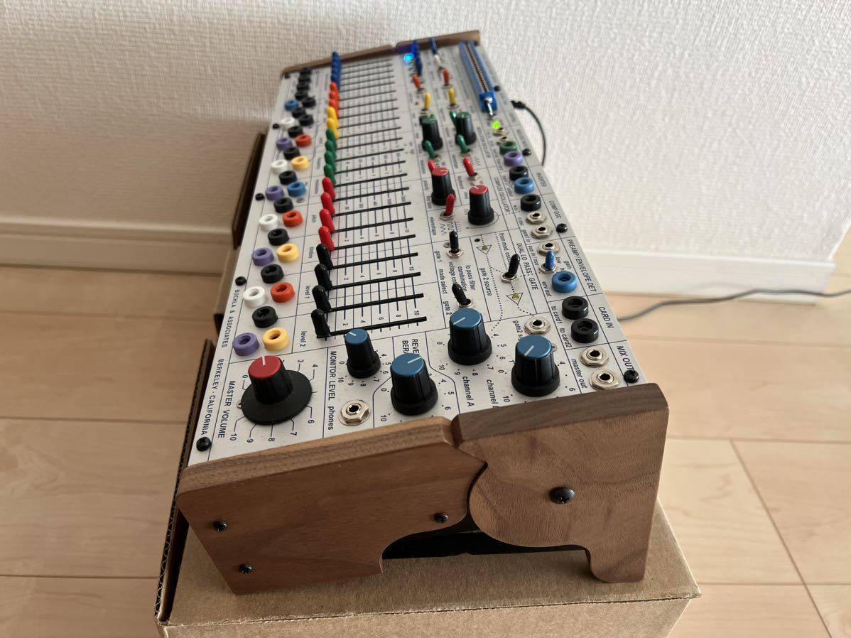 Buchla - Easel Easelが50周年記念で限定再発 伝説のカルトシンセ