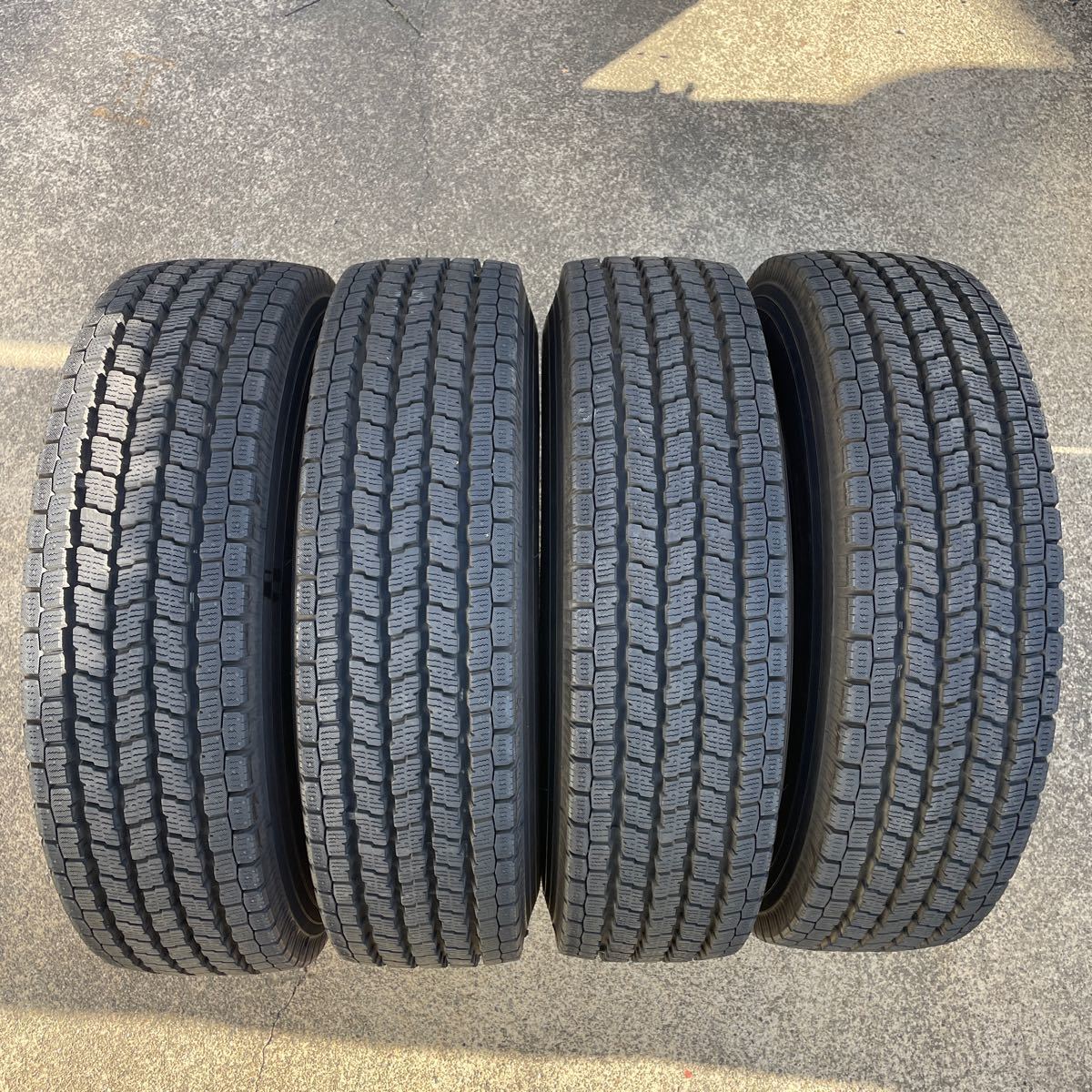 195/80R15 107/105L LT スタッドレス 2017年製 YOKOHAMA ice. GUARD. iG91 4本セット