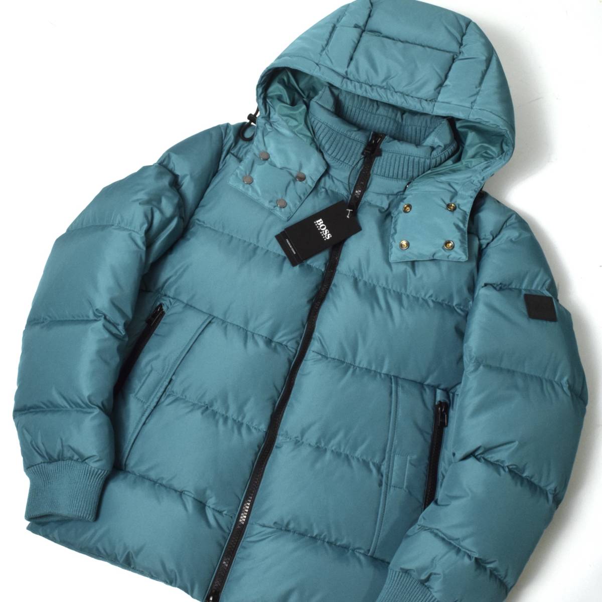 HUGO BOSS ヒューゴボス　フード付きジャンパー HUGO BOSS (ヒューゴボス) ボタンジップ フード ボス〉の1着は機能的