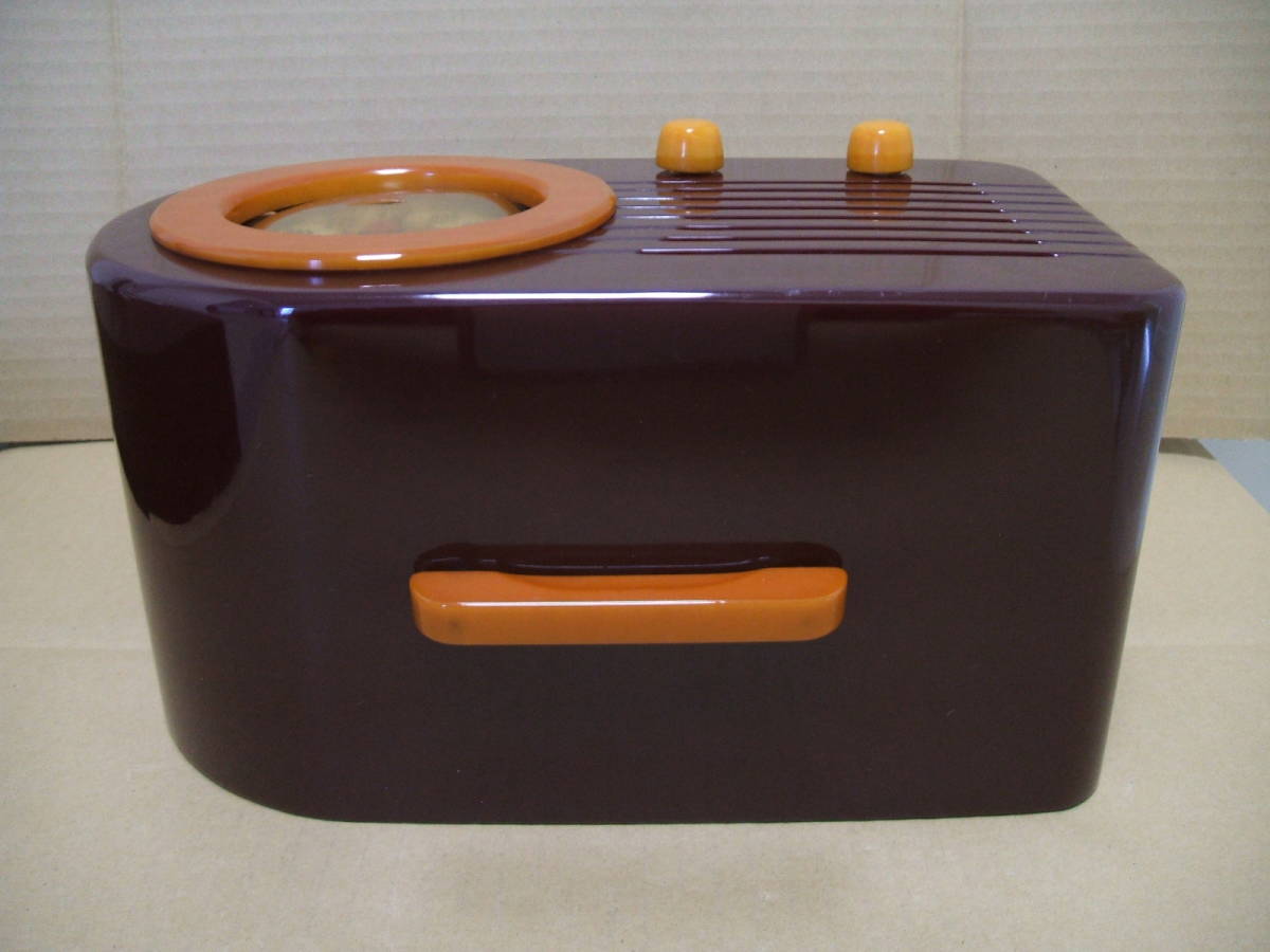 FADA MODEL 1000 CATALIN "BULLET" RADIO 1946年 カタリンラジオ_4