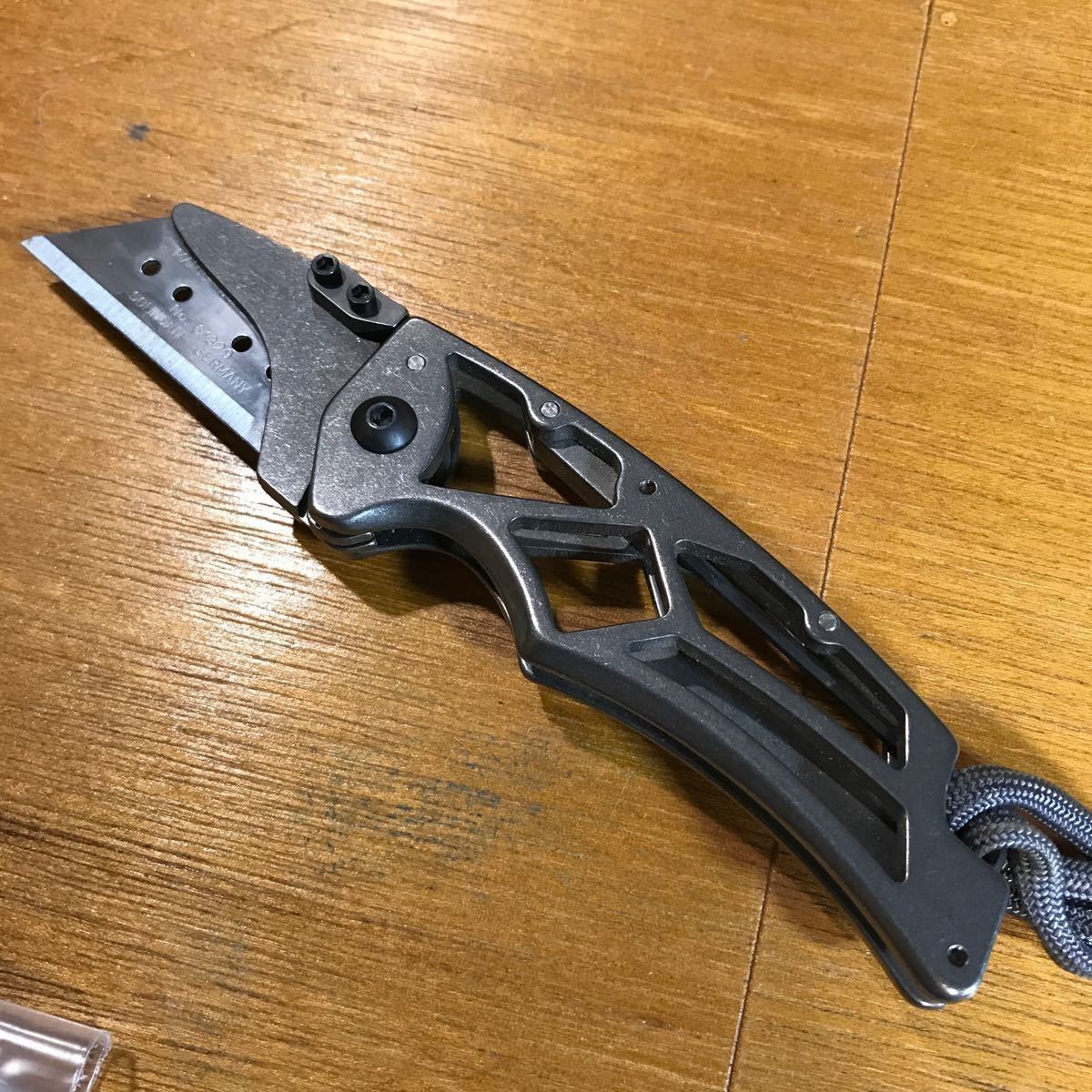 Spectrum Energetics Utilizer(1.0) skeletonized titanium made in usa チタン ユーティリティナイフ， ハードウェア&レンチセット