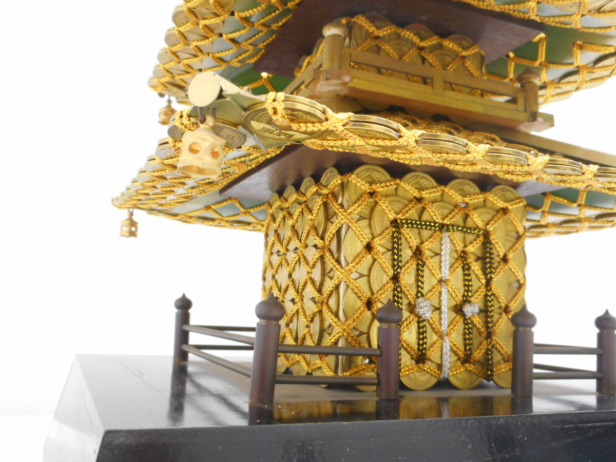 芸術祭 縁起物 ② 金閣寺 2段の建物 土台付き 5円玉 置物 コイン細工