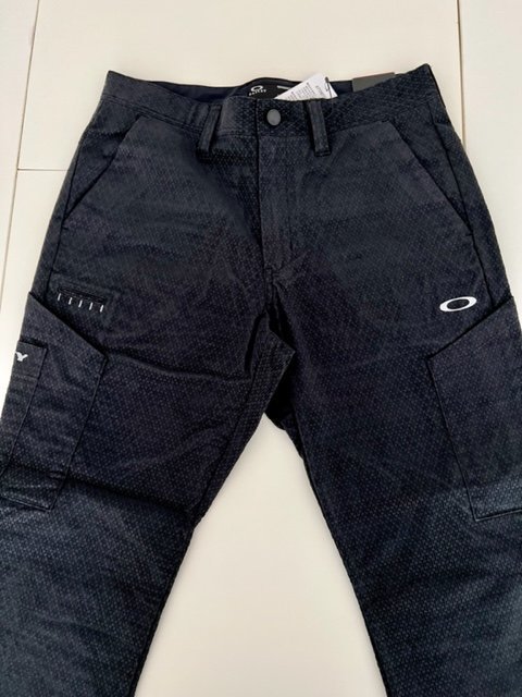 ＊オークリー　ＯＡＫＬＥＹ　ＢＲＵＳＨＥＤ　ＳＴＲＡＩＧＨＴ　３．０　ＦＯＡ４０４２５１　(ＢＬＡＣＫＯＵＴ)　３３