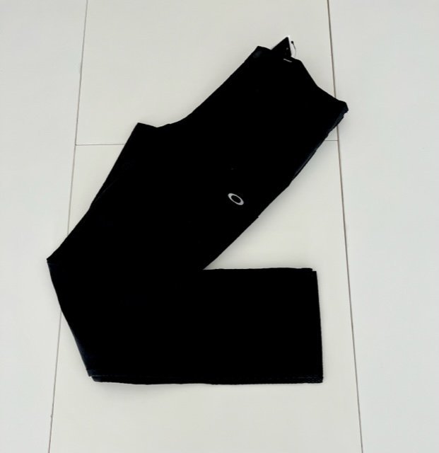 ＊オークリー　ＯＡＫＬＥＹ　ＢＲＵＳＨＥＤ　ＳＴＲＡＩＧＨＴ　３．０　ＦＯＡ４０４２５１　(ＢＬＡＣＫＯＵＴ)　３３