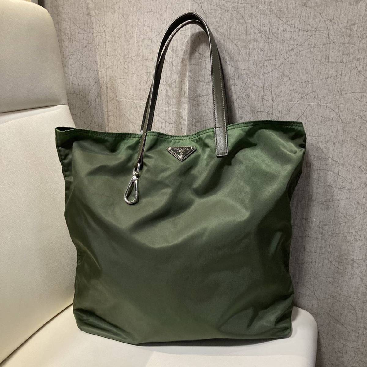117/9 PRADA プラダ ナイロントートバッグ グリーン 緑 サフィアーノ