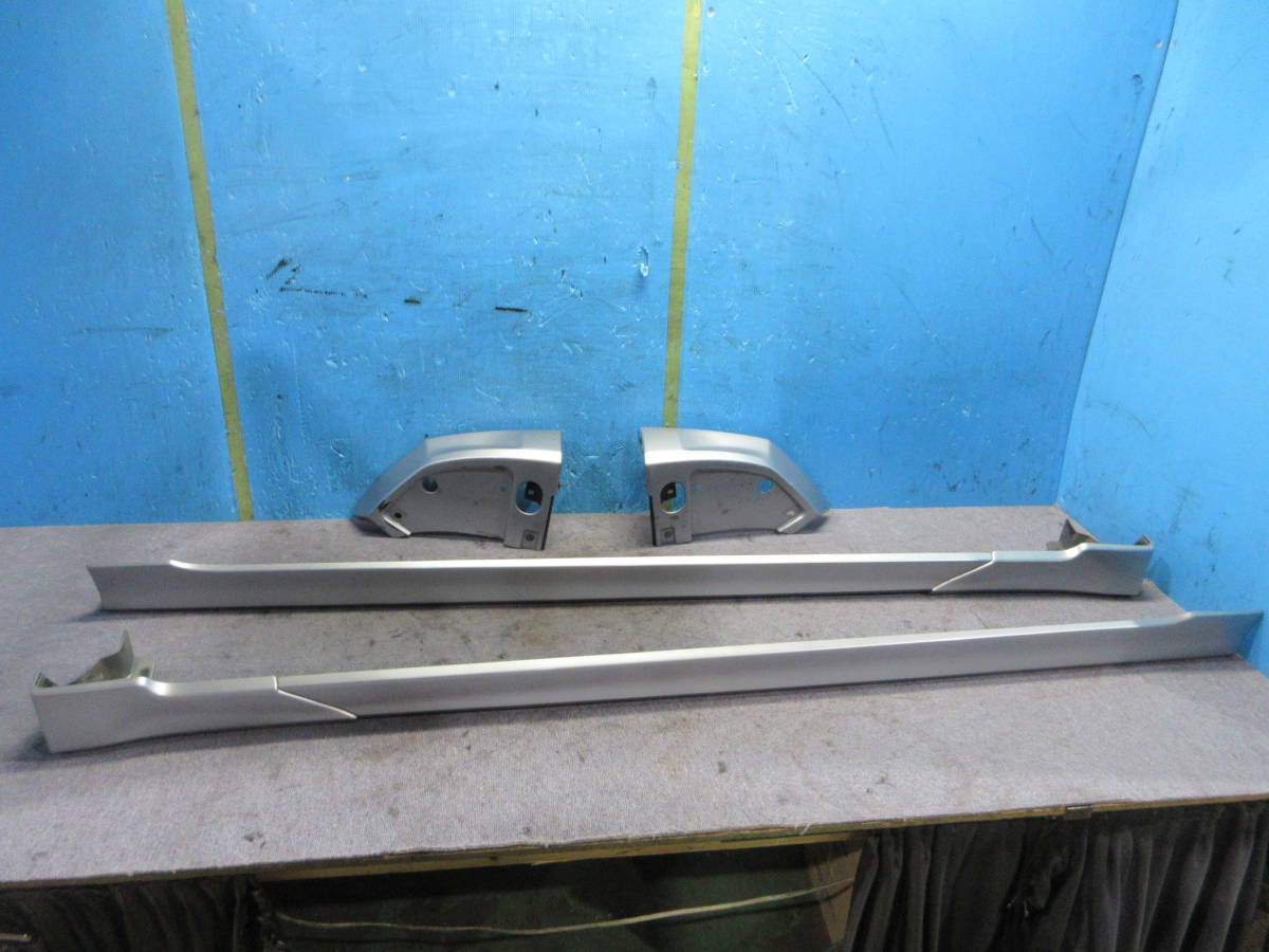 インプレッサスポーツ　ＧＰ７　左右　サイドスポイラー　サイドステップ　エアロスプラッシュ　シルバー　Ｇ１Ｕ　中古