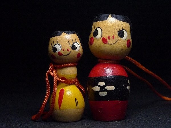定番，高品質 301565 12 ペコちゃん ミニこけし/豆こけし 2点セット 木製/フジヤ/不二家豆人形ミニチュアアンティーク(ペコちゃん)｜売買されたオークション情報、yahooの商品情報をアーカイブ公開 - オーク ペコちゃん