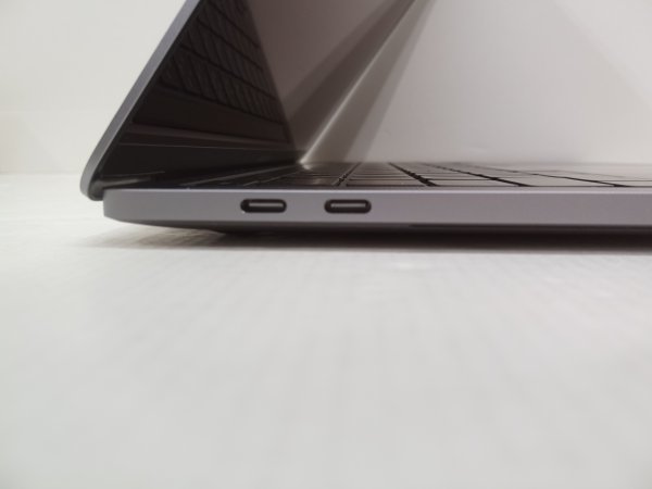 中古 Apple MacBook Pro(13-inch，2020) A2251 Core i5 2.0GHz RAM