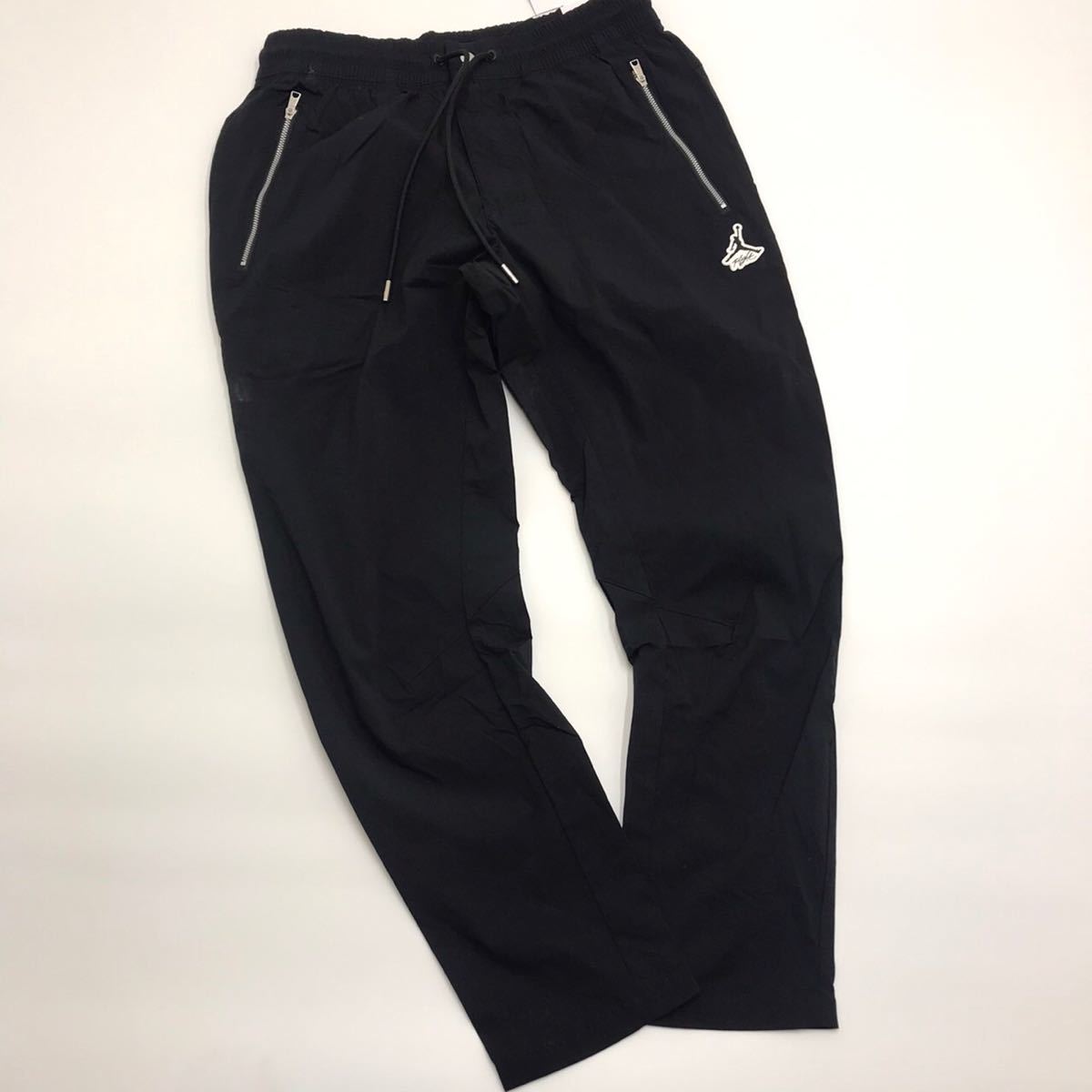 NIKE JORDAN STATEMENT ESSENTIALS PANTS DM9929-010/2XL さりげないブランドロゴが存在感のあるスタイルを演出するアイテムです
