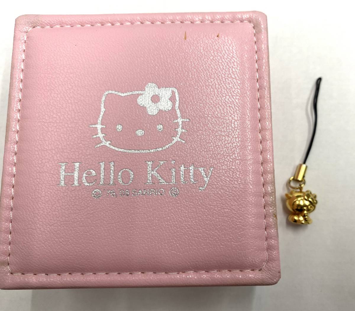 小#6213【ハローキティ】サンリオ　キティちゃん　K18　18金　ストラップ　根付　総重量1.8g　箱付